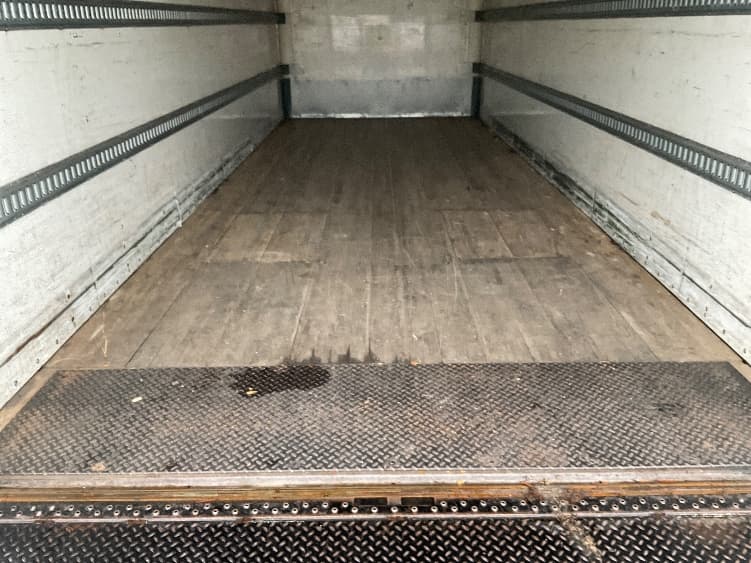 2018 Freightliner M2 106 — photo 10