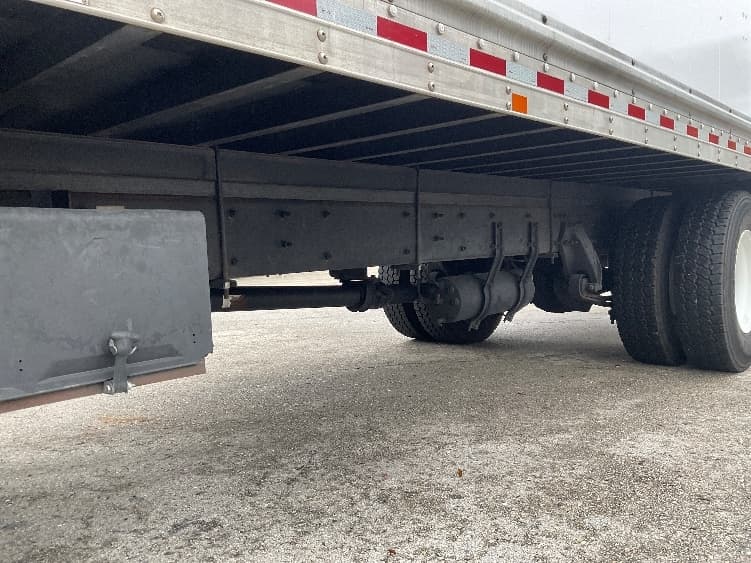 2018 Freightliner M2 106 — photo 5