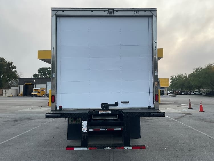 2018 Freightliner M2 106 — photo 7