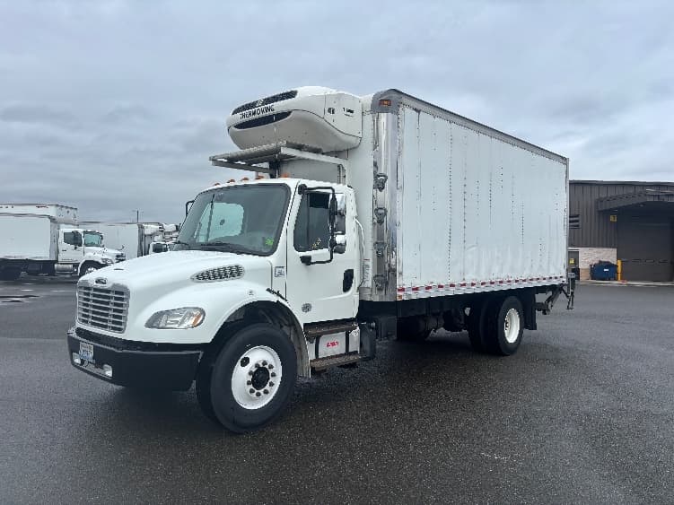2018 Freightliner M2 106 — photo 3