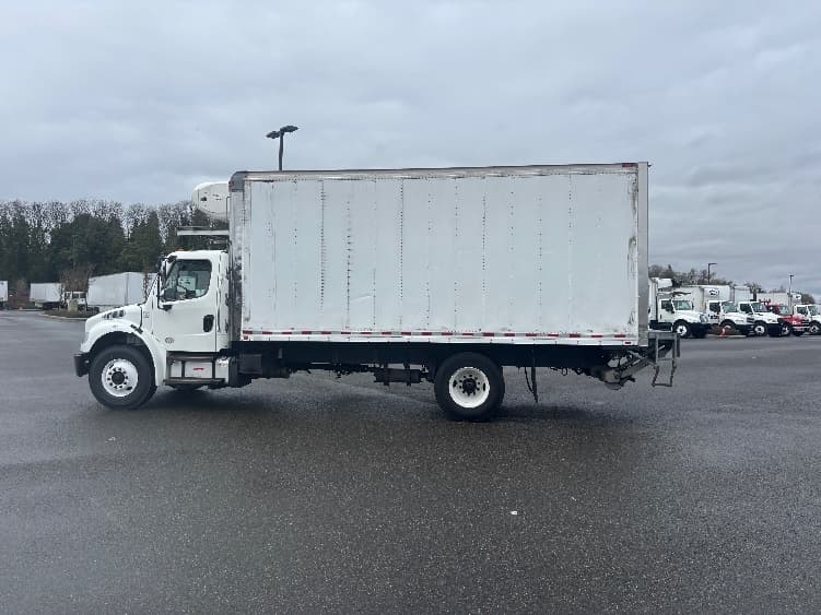 2018 Freightliner M2 106 — photo 4