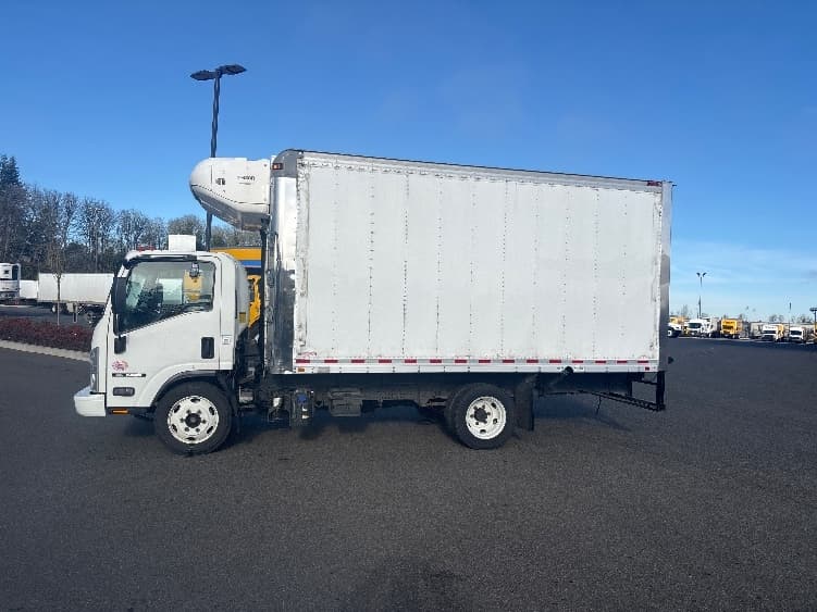 2018 Isuzu NQR — photo 4