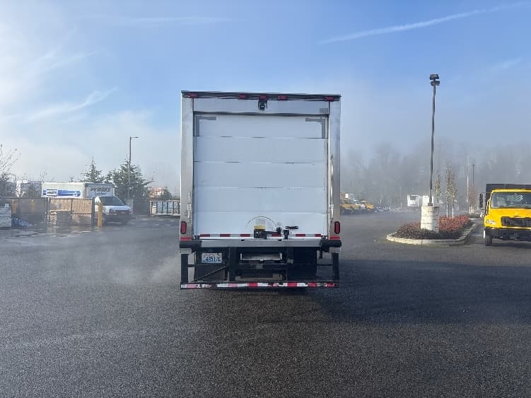 2018 Isuzu NQR — photo 7