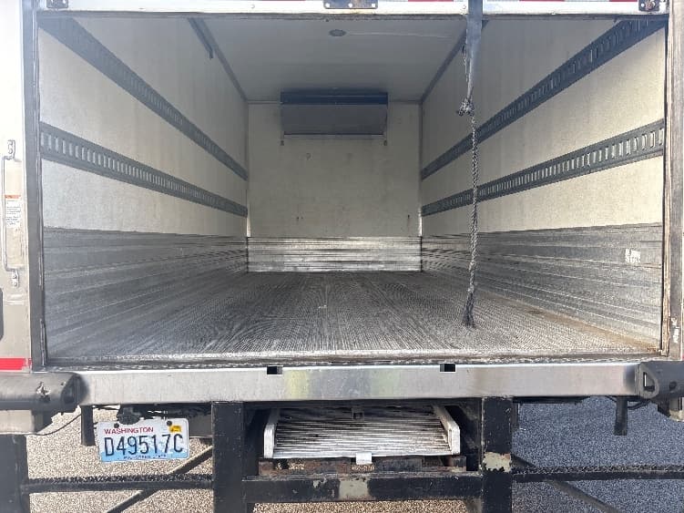 2018 Isuzu NQR — photo 8