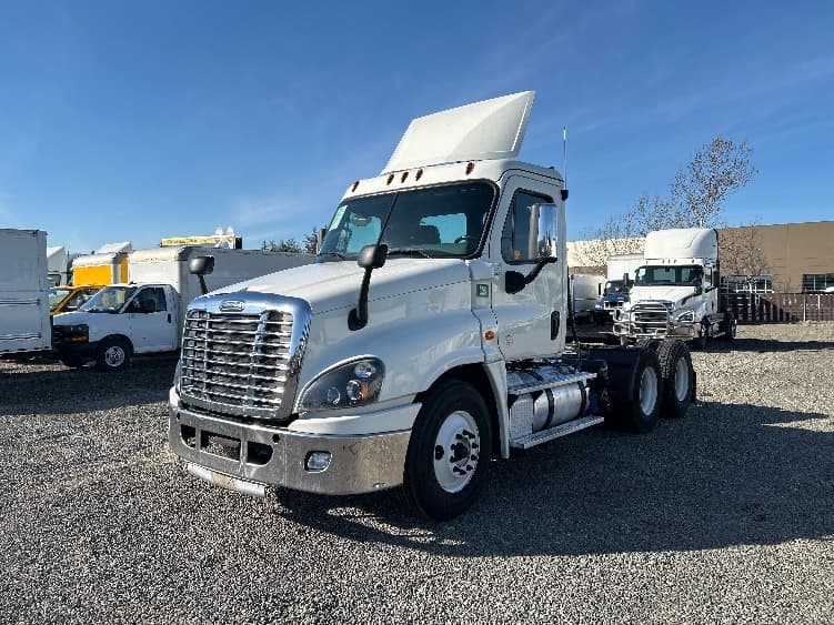 2018 Freightliner Cascadia — photo 3