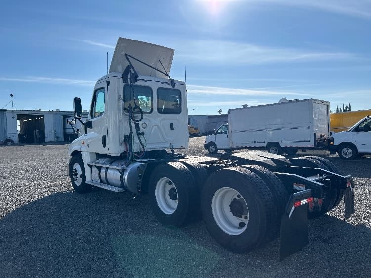 2018 Freightliner Cascadia — photo 5