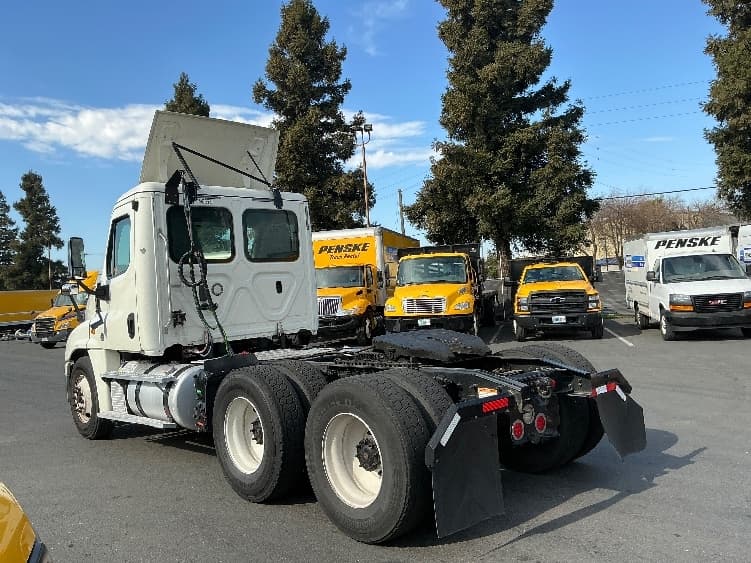 2018 Freightliner Cascadia — photo 5