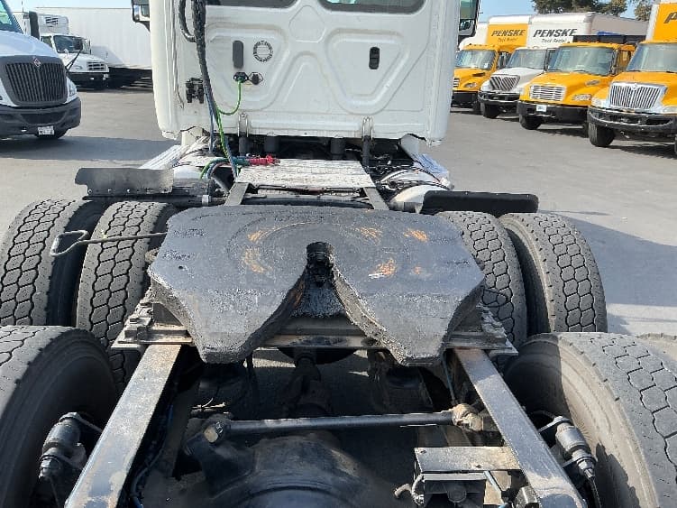 2018 Freightliner Cascadia — photo 6