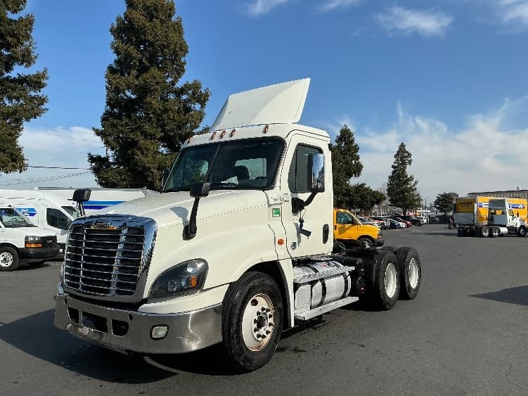 2018 Freightliner Cascadia — photo 3