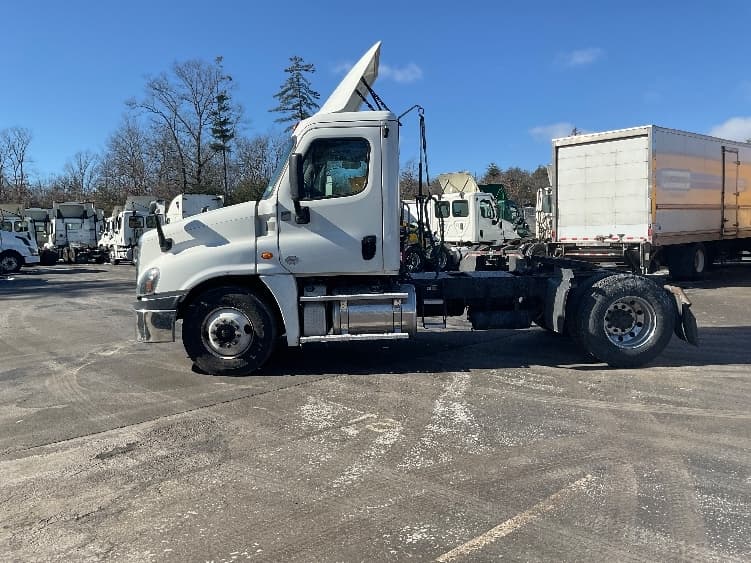 2018 Freightliner Cascadia — photo 4