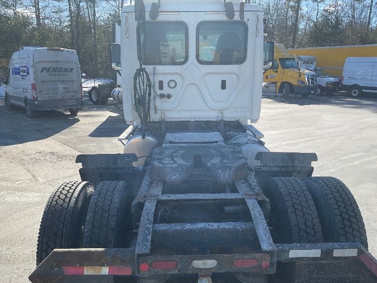 2018 Freightliner Cascadia — photo 6