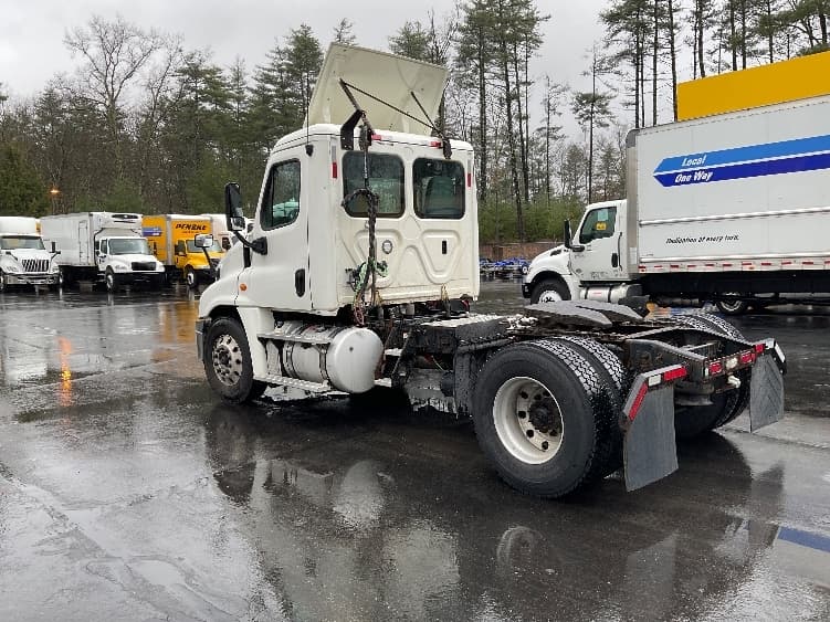 2018 Freightliner Cascadia — photo 5