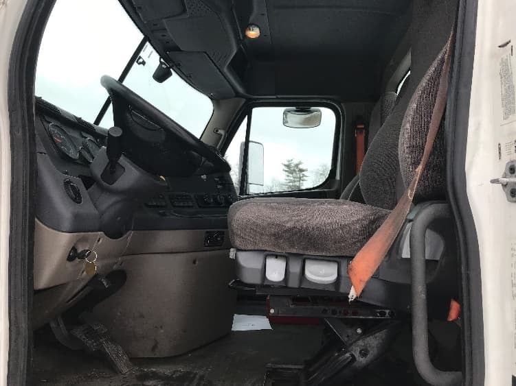 2018 Freightliner Cascadia — photo 10