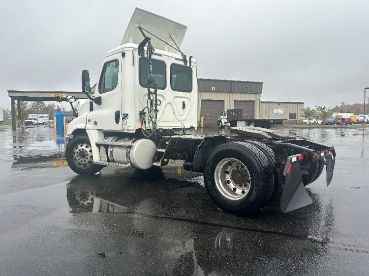 2018 Freightliner Cascadia — photo 5