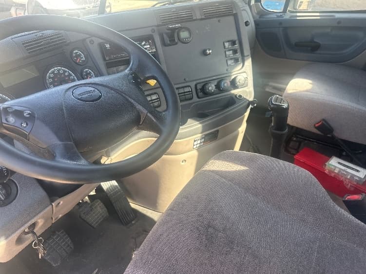 2018 Freightliner Cascadia — photo 10