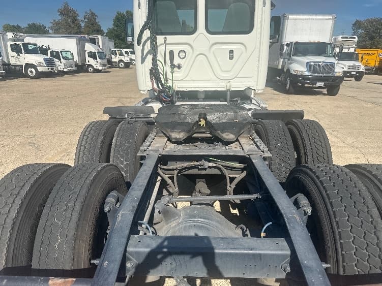 2018 Freightliner Cascadia — photo 6