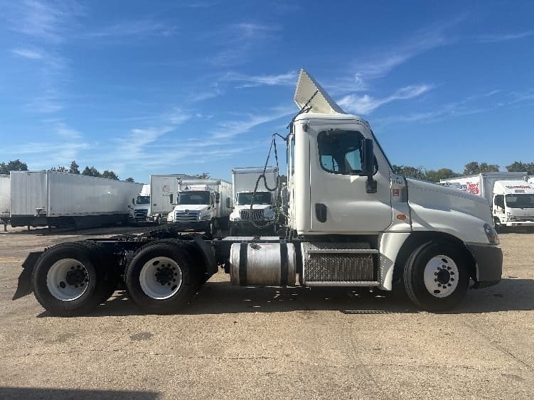 2018 Freightliner Cascadia — photo 8