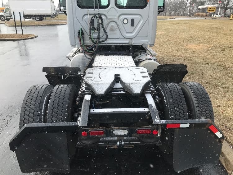 2018 Freightliner Cascadia — photo 6