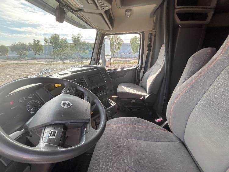 2024 Volvo VNL 760 — photo 10