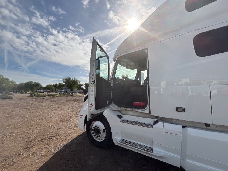 2024 Volvo VNL 760 — photo 9