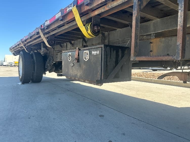 2018 Freightliner M2 106 — photo 10