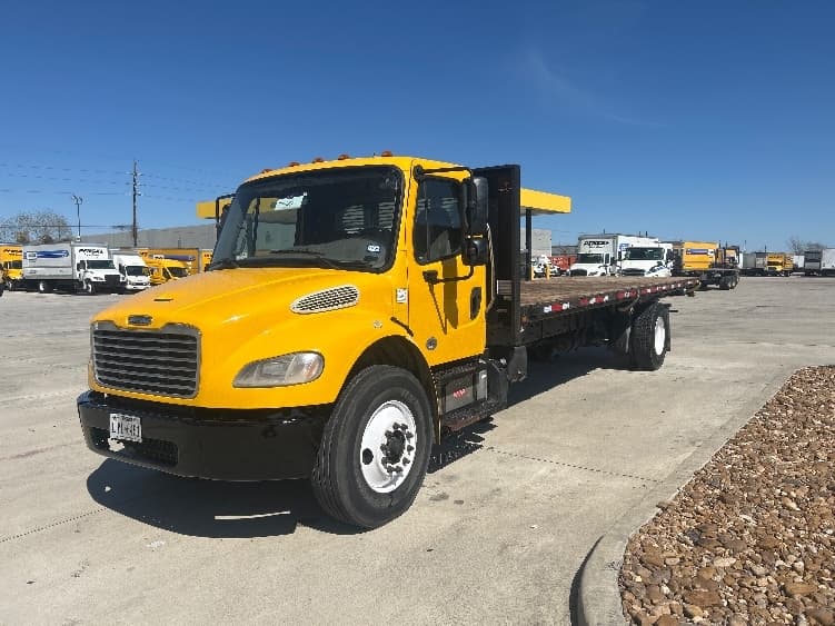 2018 Freightliner M2 106 — photo 3