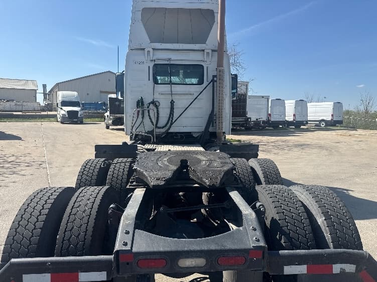 2018 Volvo VNL 300 — photo 6
