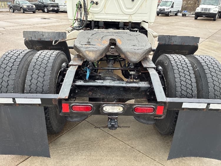 2018 Freightliner Cascadia — photo 6