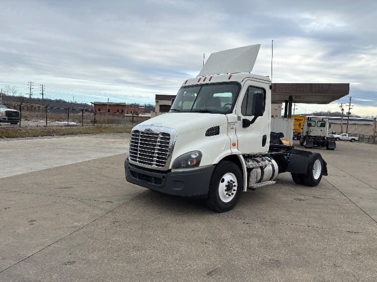 2018 Freightliner Cascadia — photo 3