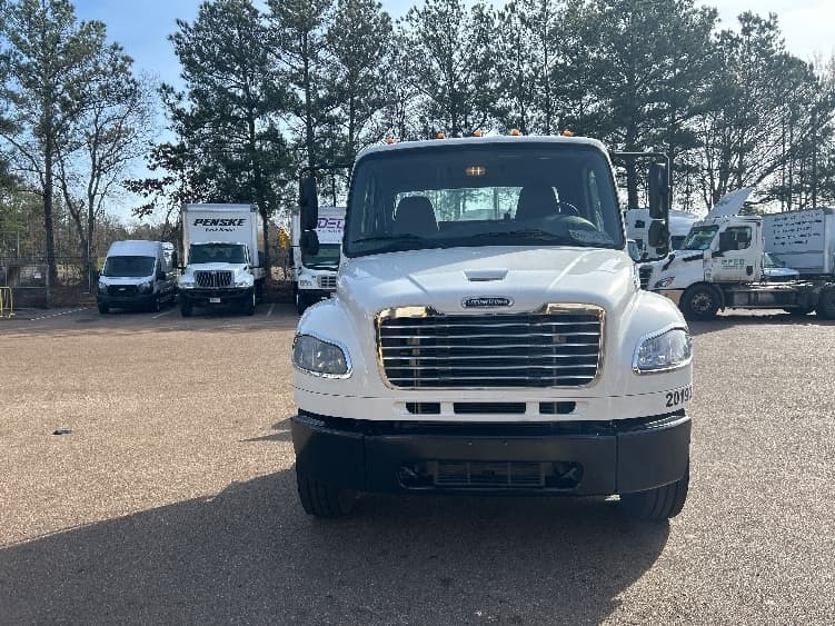 2020 Freightliner M2 106 — photo 2