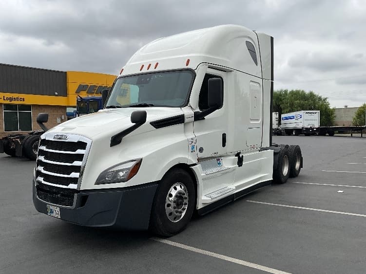 2023 Freightliner Cascadia — photo 3