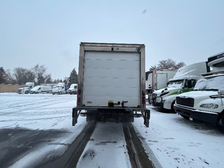 2018 Isuzu NQR — photo 7