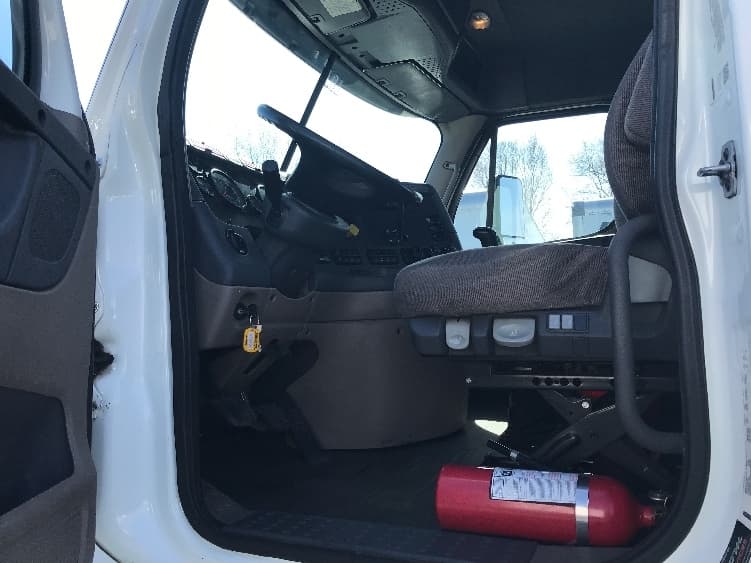 2018 Freightliner Cascadia — photo 9