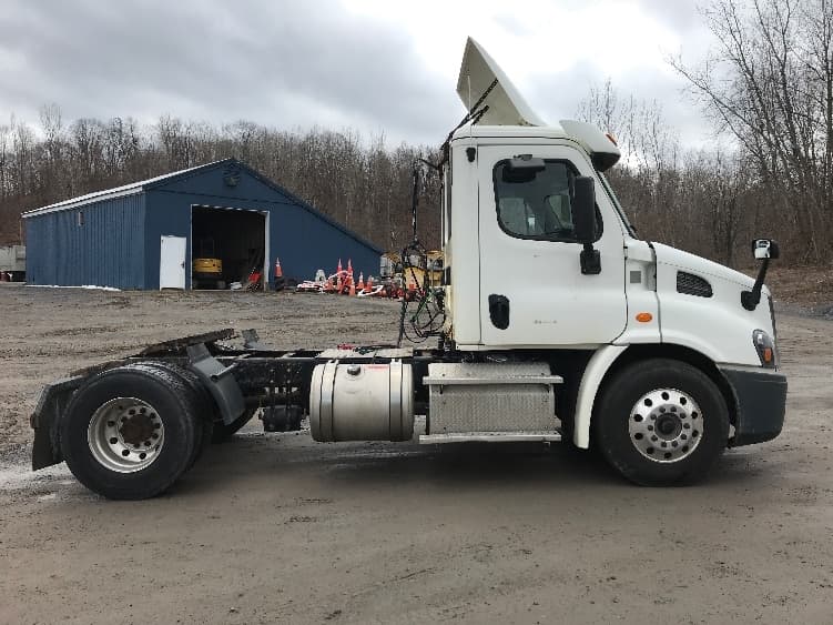 2018 Freightliner Cascadia — photo 8