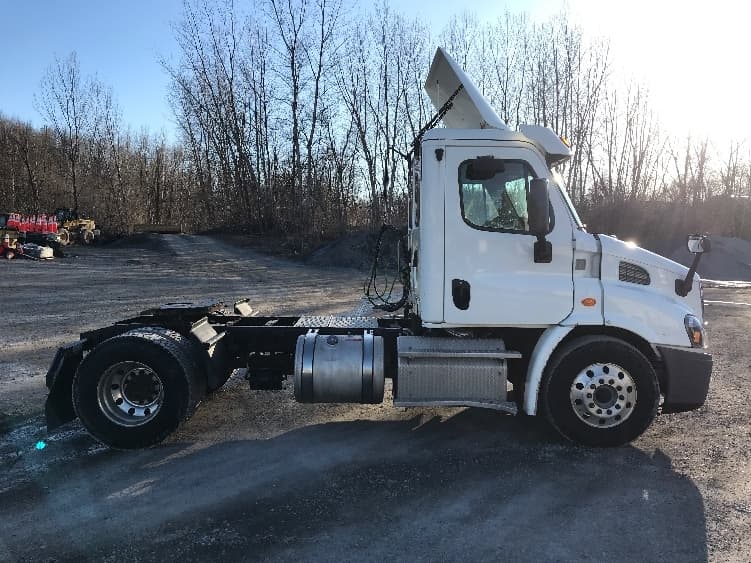 2018 Freightliner Cascadia — photo 8