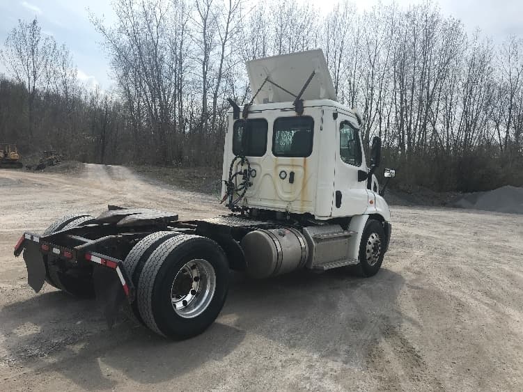 2018 Freightliner Cascadia — photo 7