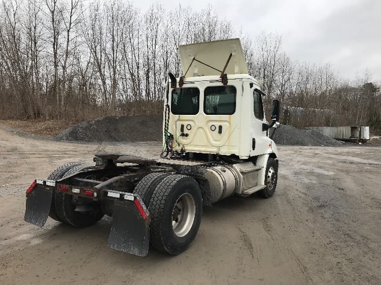 2018 Freightliner Cascadia — photo 7