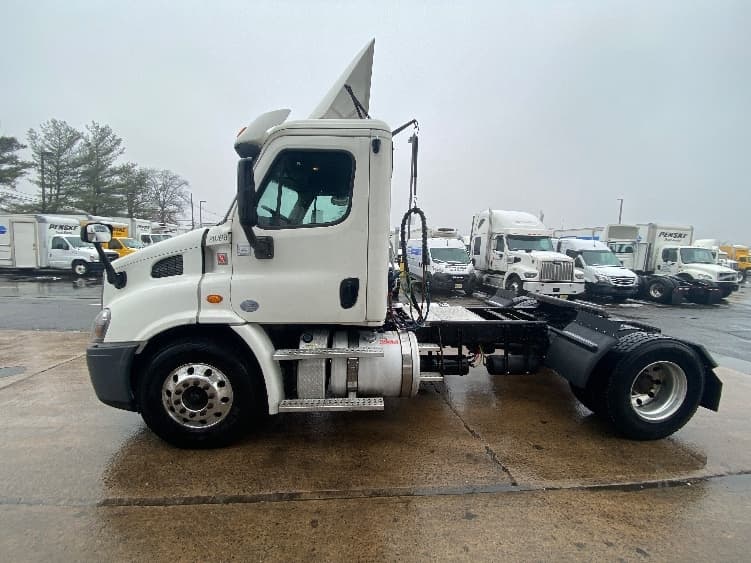 2018 Freightliner Cascadia — photo 4