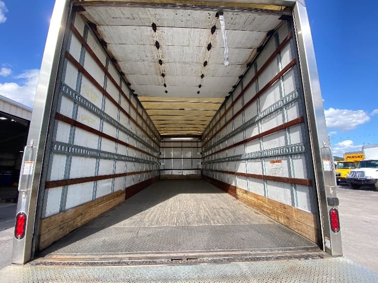 2018 Freightliner M2 106 — photo 10