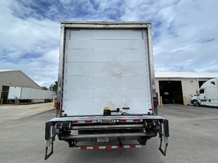 2018 Freightliner M2 106 — photo 7