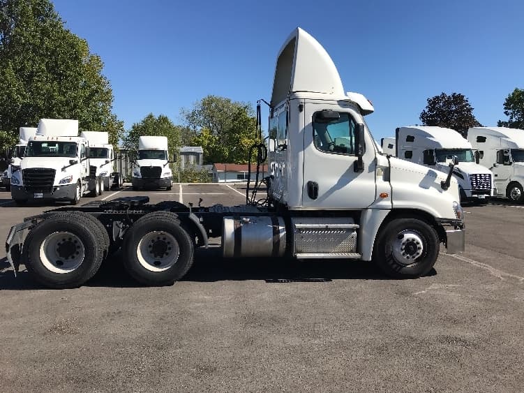 2018 Freightliner Cascadia — photo 8