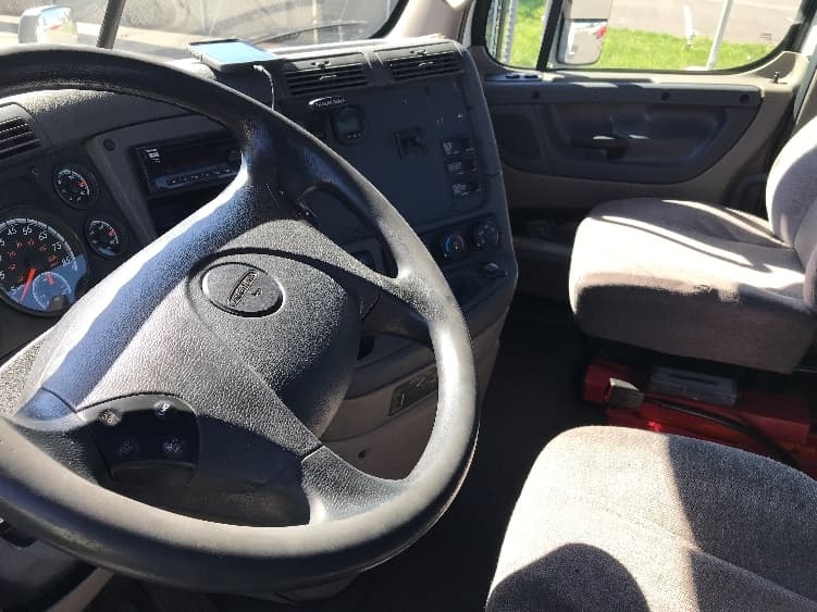 2018 Freightliner Cascadia — photo 10