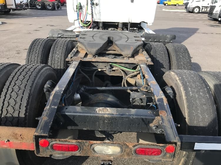 2018 Freightliner Cascadia — photo 6