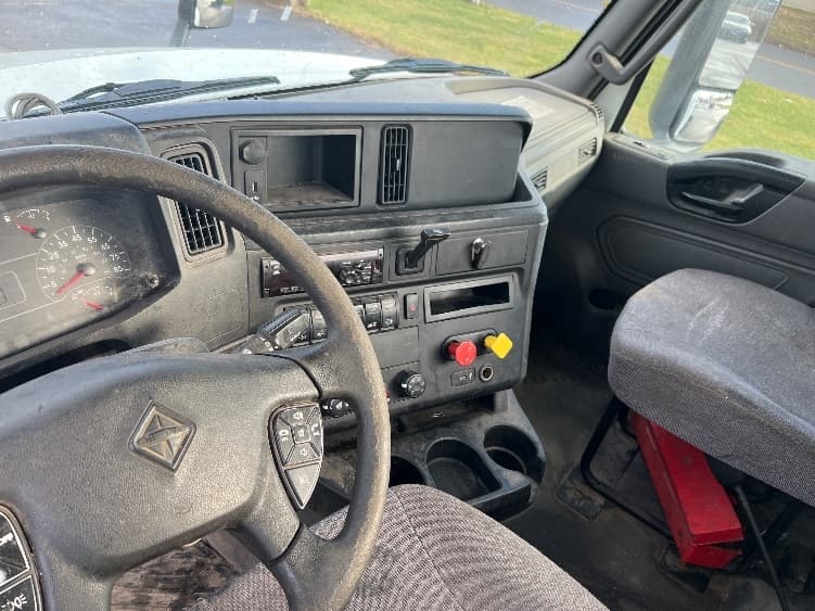 2020 International LT — photo 10