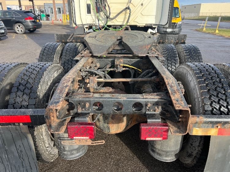 2020 International LT — photo 6