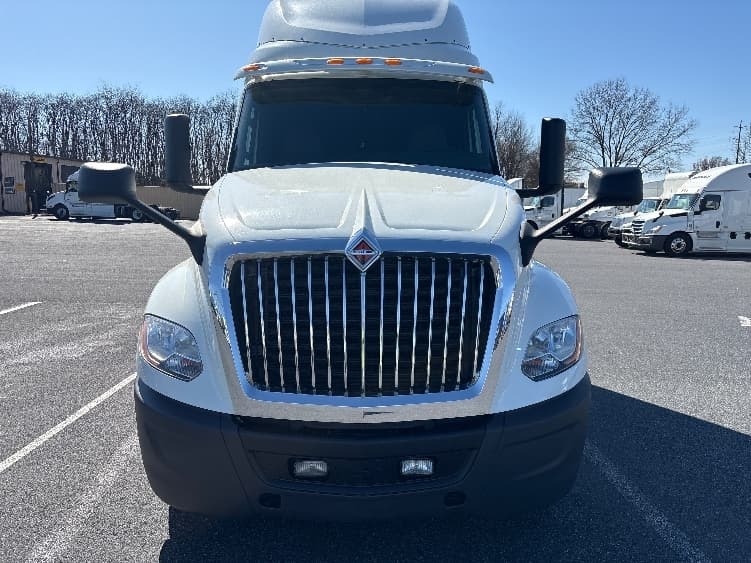 2021 International LT — photo 2