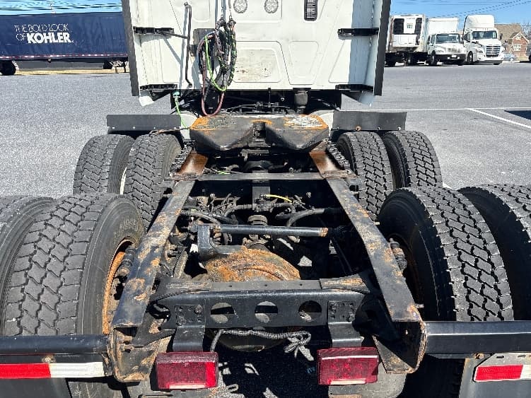 2021 International LT — photo 6