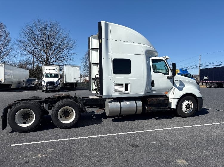 2021 International LT — photo 8