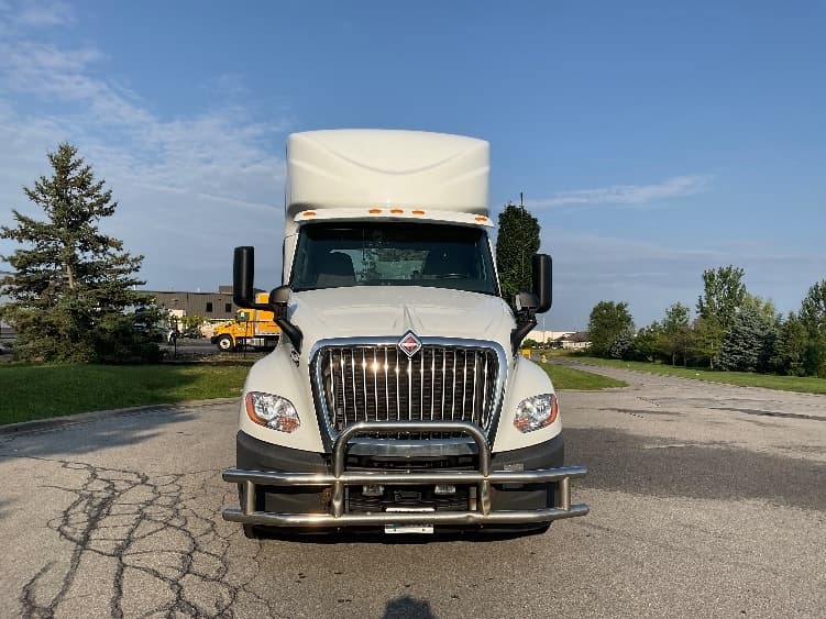 2021 International LT — photo 2