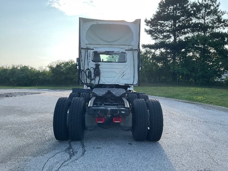 2021 International LT — photo 6